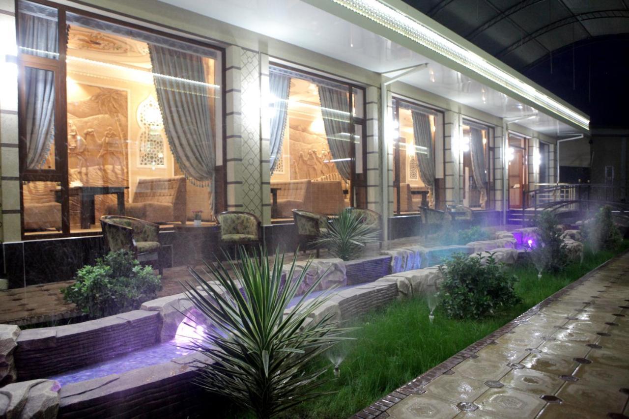 Hotel Naxshab Qarshi ภายนอก รูปภาพ