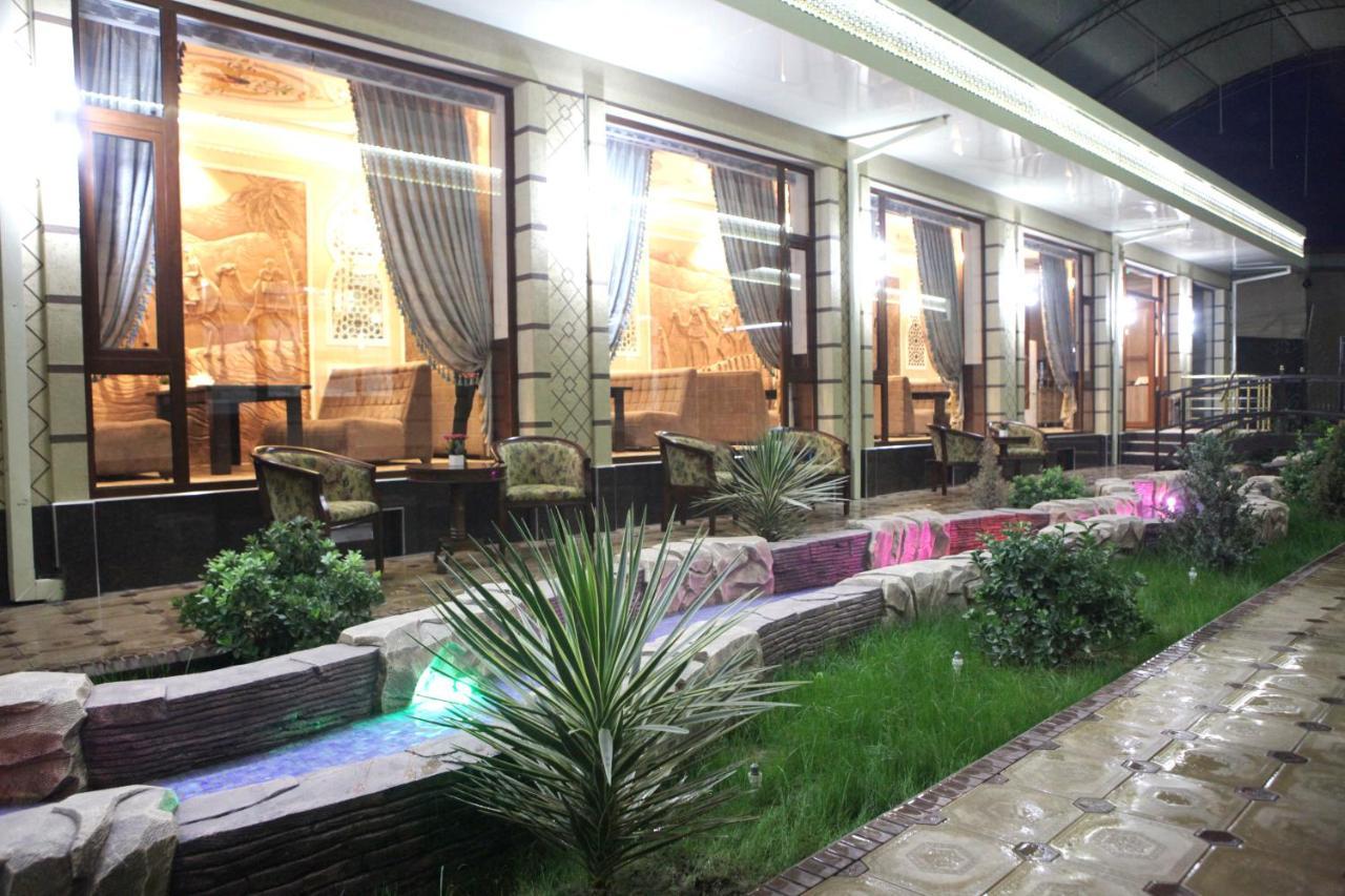 Hotel Naxshab Qarshi ภายนอก รูปภาพ