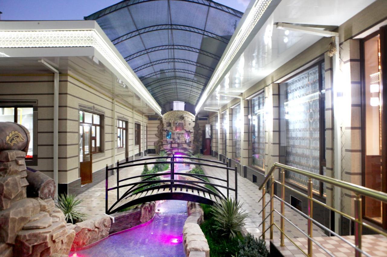 Hotel Naxshab Qarshi ภายนอก รูปภาพ