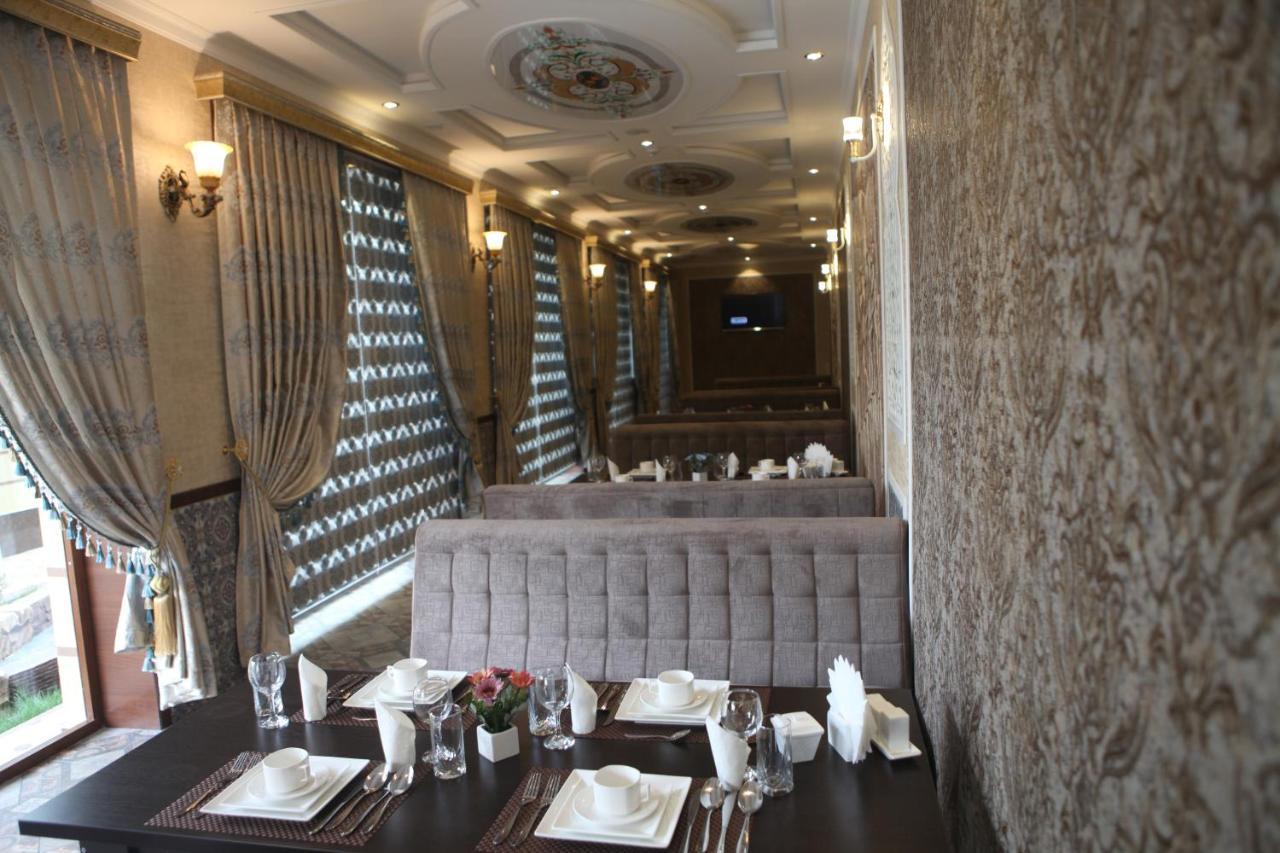 Hotel Naxshab Qarshi ภายนอก รูปภาพ