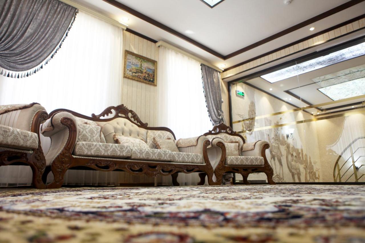Hotel Naxshab Qarshi ภายนอก รูปภาพ