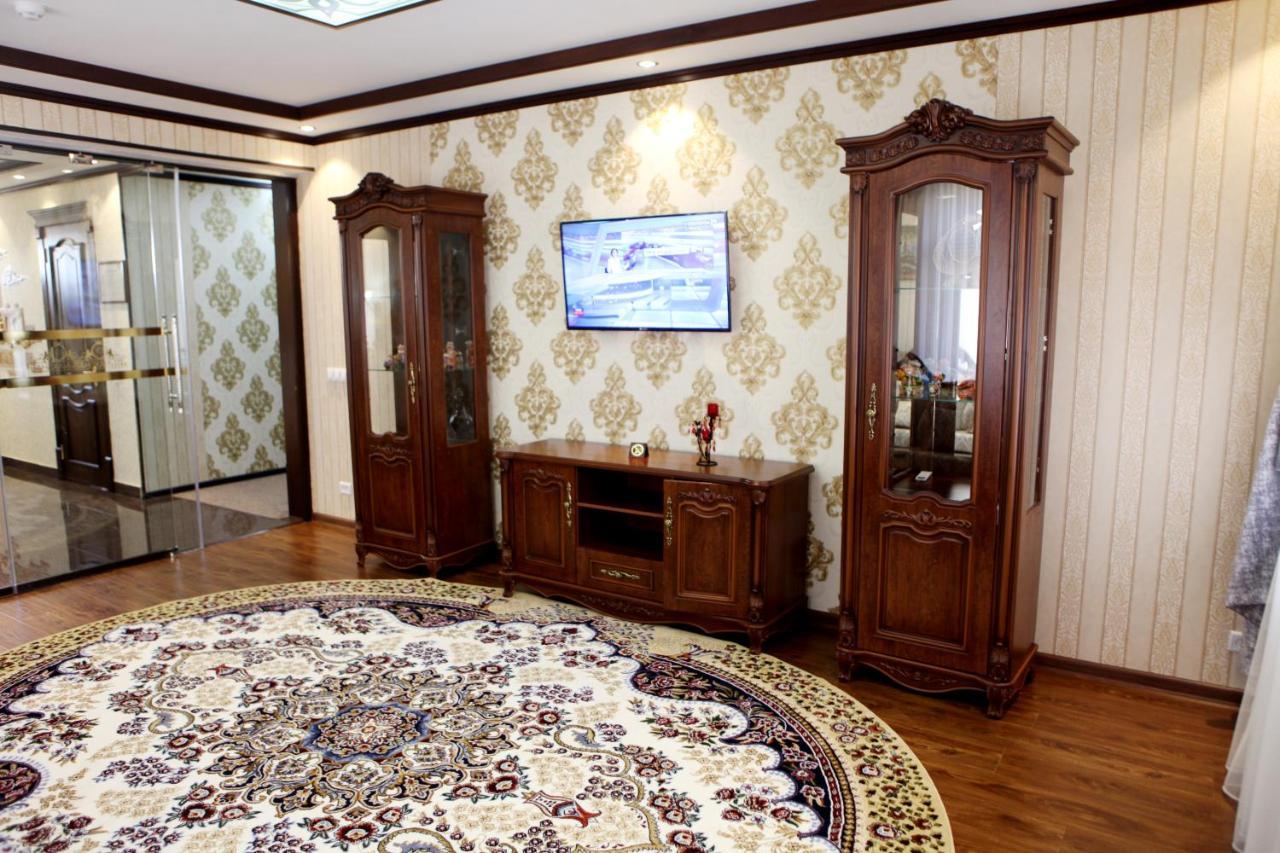 Hotel Naxshab Qarshi ภายนอก รูปภาพ