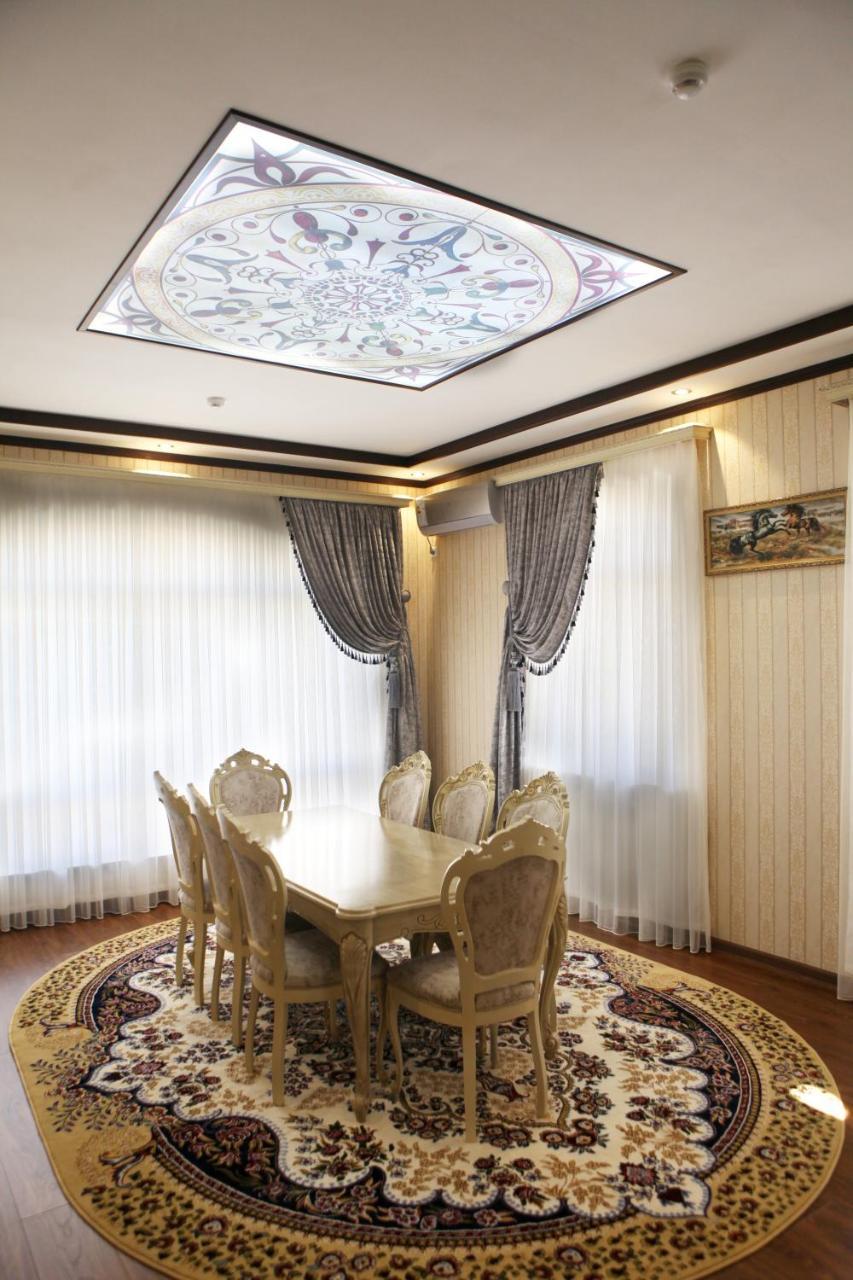 Hotel Naxshab Qarshi ภายนอก รูปภาพ